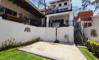 Venta CASA MAGNOLIA VIP con alberca, enorme jardín, vistas panorámicas, cómoda, moderna, amueblada y equipada.