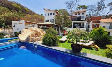 Venta CASA MAGNOLIA VIP con alberca, enorme jardín, vistas panorámicas, cómoda, moderna, amueblada y equipada.