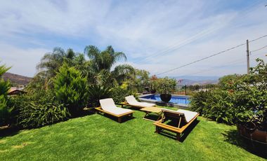 Venta CASA MAGNOLIA VIP con alberca, enorme jardín, vistas panorámicas, cómoda, moderna, amueblada y equipada.