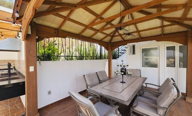 Venta CASA MAGNOLIA VIP con alberca, enorme jardín, vistas panorámicas, cómoda, moderna, amueblada y equipada.