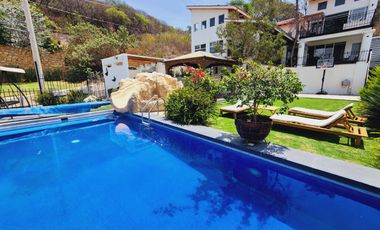 Venta CASA MAGNOLIA VIP con alberca, enorme jardín, vistas panorámicas, cómoda, moderna, amueblada y equipada.