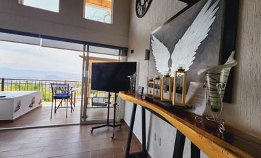 Venta CASA MAGNOLIA VIP con alberca, enorme jardín, vistas panorámicas, cómoda, moderna, amueblada y equipada.