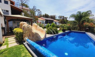 Venta CASA MAGNOLIA VIP con alberca, enorme jardín, vistas panorámicas, cómoda, moderna, amueblada y equipada.