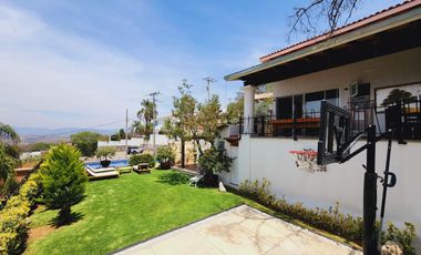 Venta CASA MAGNOLIA VIP con alberca, enorme jardín, vistas panorámicas, cómoda, moderna, amueblada y equipada.