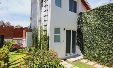 Venta CASA MAGNOLIA VIP con alberca, enorme jardín, vistas panorámicas, cómoda, moderna, amueblada y equipada.