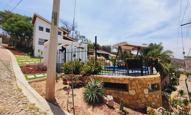 Venta CASA MAGNOLIA VIP con alberca, enorme jardín, vistas panorámicas, cómoda, moderna, amueblada y equipada.