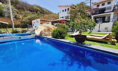 Venta CASA MAGNOLIA VIP con alberca, enorme jardín, vistas panorámicas, cómoda, moderna, amueblada y equipada.
