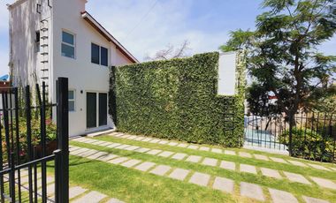 Venta CASA MAGNOLIA VIP con alberca, enorme jardín, vistas panorámicas, cómoda, moderna, amueblada y equipada.