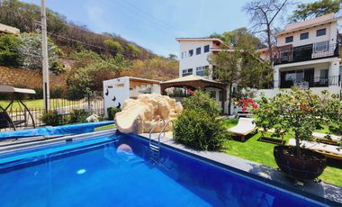 Venta CASA MAGNOLIA VIP con alberca, enorme jardín, vistas panorámicas, cómoda, moderna, amueblada y equipada.