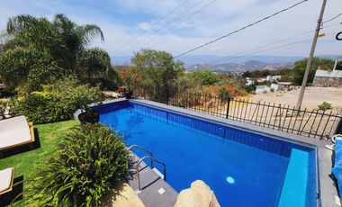 Venta CASA MAGNOLIA VIP con alberca, enorme jardín, vistas panorámicas, cómoda, moderna, amueblada y equipada.