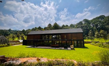 CASA EN PREVENTA EN VALLE DE BRAVO ZONA DE BOSQUE A SOLO 10 MINUTOS DE AVANDARO