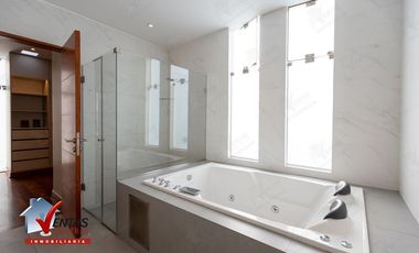 VENTA CASA EN LA PLANICIE, LA MOLINA