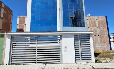 Alquilo Edificio de 3 Pisos · Para Empresas · Al Costado de City Center · Cerro Colorado