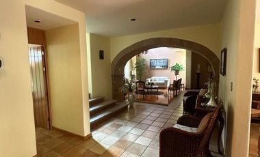 R310 Residencia en venta 4 recamaras Club Campestre Morelia