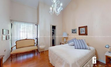 CASA EN VENTA DE UNA PLANTA CON PANELES SOLARES Y JARDIN FRONTAL + TRASERO
