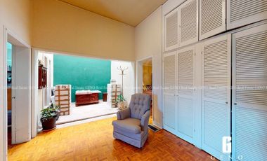 CASA EN VENTA DE UNA PLANTA CON PANELES SOLARES Y JARDIN FRONTAL + TRASERO