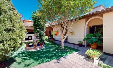 CASA EN VENTA DE UNA PLANTA CON PANELES SOLARES Y JARDIN FRONTAL + TRASERO