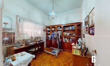 CASA EN VENTA DE UNA PLANTA CON PANELES SOLARES Y JARDIN FRONTAL + TRASERO