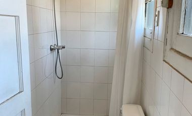 Se Vende Casa 2 Pisos, no pareada en Ñuñoa 5 Dormitorios 3 Baños Pscina