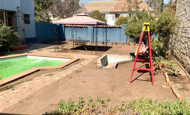 Se Vende Casa 2 Pisos, no pareada en Ñuñoa 5 Dormitorios 3 Baños Pscina