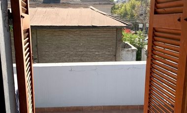 Se Vende Casa 2 Pisos, no pareada en Ñuñoa 5 Dormitorios 3 Baños Pscina