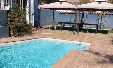 Se Vende Casa 2 Pisos, no pareada en Ñuñoa 5 Dormitorios 3 Baños Pscina
