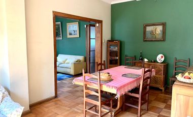 Se Vende Casa 2 Pisos, no pareada en Ñuñoa 5 Dormitorios 3 Baños Pscina
