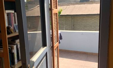 Se Vende Casa 2 Pisos, no pareada en Ñuñoa 5 Dormitorios 3 Baños Pscina