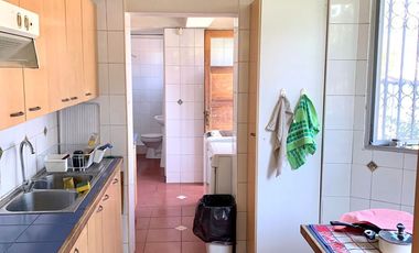 Se Vende Casa 2 Pisos, no pareada en Ñuñoa 5 Dormitorios 3 Baños Pscina