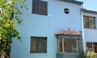 Se Vende Casa 2 Pisos, no pareada en Ñuñoa 5 Dormitorios 3 Baños Pscina