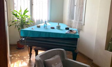Se Vende Casa 2 Pisos, no pareada en Ñuñoa 5 Dormitorios 3 Baños Pscina