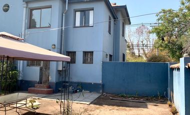 Se Vende Casa 2 Pisos, no pareada en Ñuñoa 5 Dormitorios 3 Baños Pscina