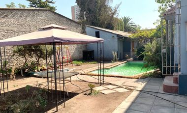 Se Vende Casa 2 Pisos, no pareada en Ñuñoa 5 Dormitorios 3 Baños Pscina