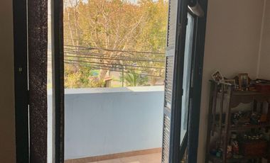 Se Vende Casa 2 Pisos, no pareada en Ñuñoa 5 Dormitorios 3 Baños Pscina