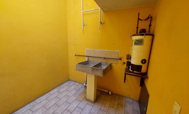 Remate!!! de Edificio en VENTA excelente zona con todos los servicios.
