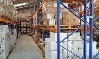 VENTA O ARRIENDO BODEGA EN CARAPUNGO, FUERA DE PICO Y PLACA