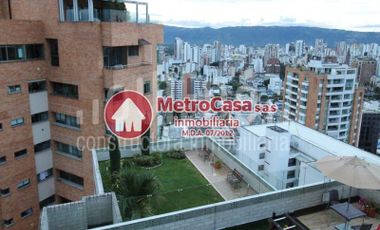 SE VENDE APARTAMENTO EN CABECERA EXCELENTE UBICACION