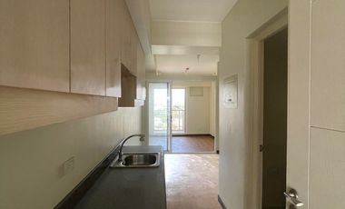 1bedroom SURE UNIT just above atrium Skypatio Condo along Quezon Ave EDSA MRT station DMCI Crestmont