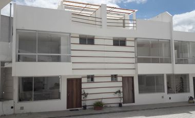 100% BIESS, Casa en venta de 3 dormitorios con crédito VIP, en Calderón Quito Ecuador precio Miduvi.