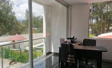 VENTA DE QUINTA CON PISCINA DE AGUA TERMAL EN VALLE DE LOS CHILLOS, LA MERCED.