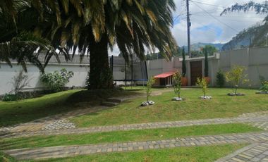 VENTA DE QUINTA CON PISCINA DE AGUA TERMAL EN VALLE DE LOS CHILLOS, LA MERCED.
