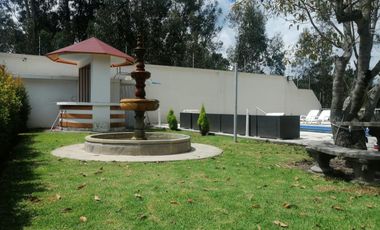 VENTA DE QUINTA CON PISCINA DE AGUA TERMAL EN VALLE DE LOS CHILLOS, LA MERCED.