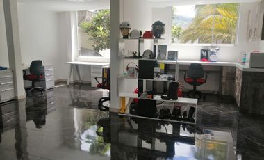 VENTA DE QUINTA CON PISCINA DE AGUA TERMAL EN VALLE DE LOS CHILLOS, LA MERCED.