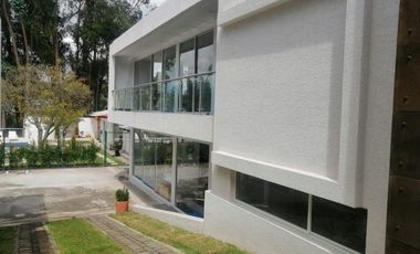 VENTA DE QUINTA CON PISCINA DE AGUA TERMAL EN VALLE DE LOS CHILLOS, LA MERCED.