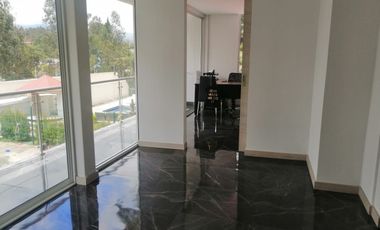 VENTA DE QUINTA CON PISCINA DE AGUA TERMAL EN VALLE DE LOS CHILLOS, LA MERCED.