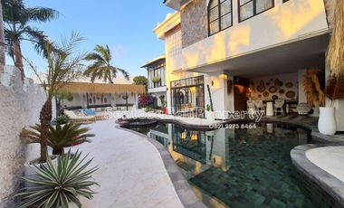 Luxury mediteranian Villa 4 Bedrooms 595m² in Purigading Jimbaran