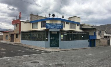 De Venta Departamento Esquinero con Local Comercial – San Antonio de Pichincha