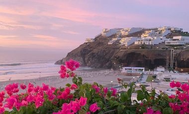 Se Vende Bellísima Casa de Playa en Lomas del Mar - Amoblado y Equipado