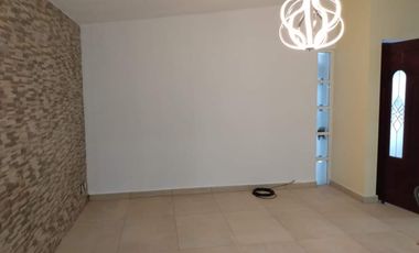 Casa en Renta en San Salvador Tizatlalli