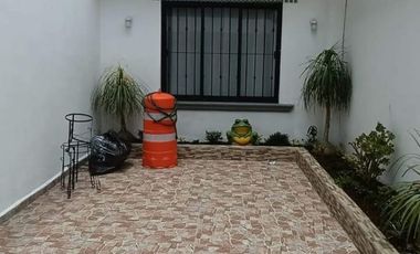 Casa en Renta en San Salvador Tizatlalli